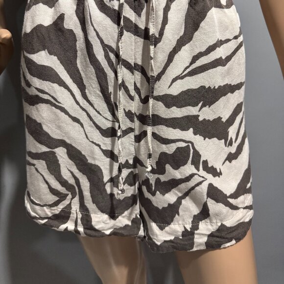 H&M Linen Blend Animal Stripe Shorts - Picture 9 of 9